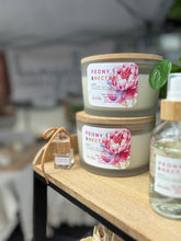 Load image into Gallery viewer, Soy Candles | Soft White 24 oz Ceramic jar | Classic Collection