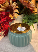 Load image into Gallery viewer, Soy Candles | 18 oz Pumpkin Shaped Special Edition | Fall Collection
